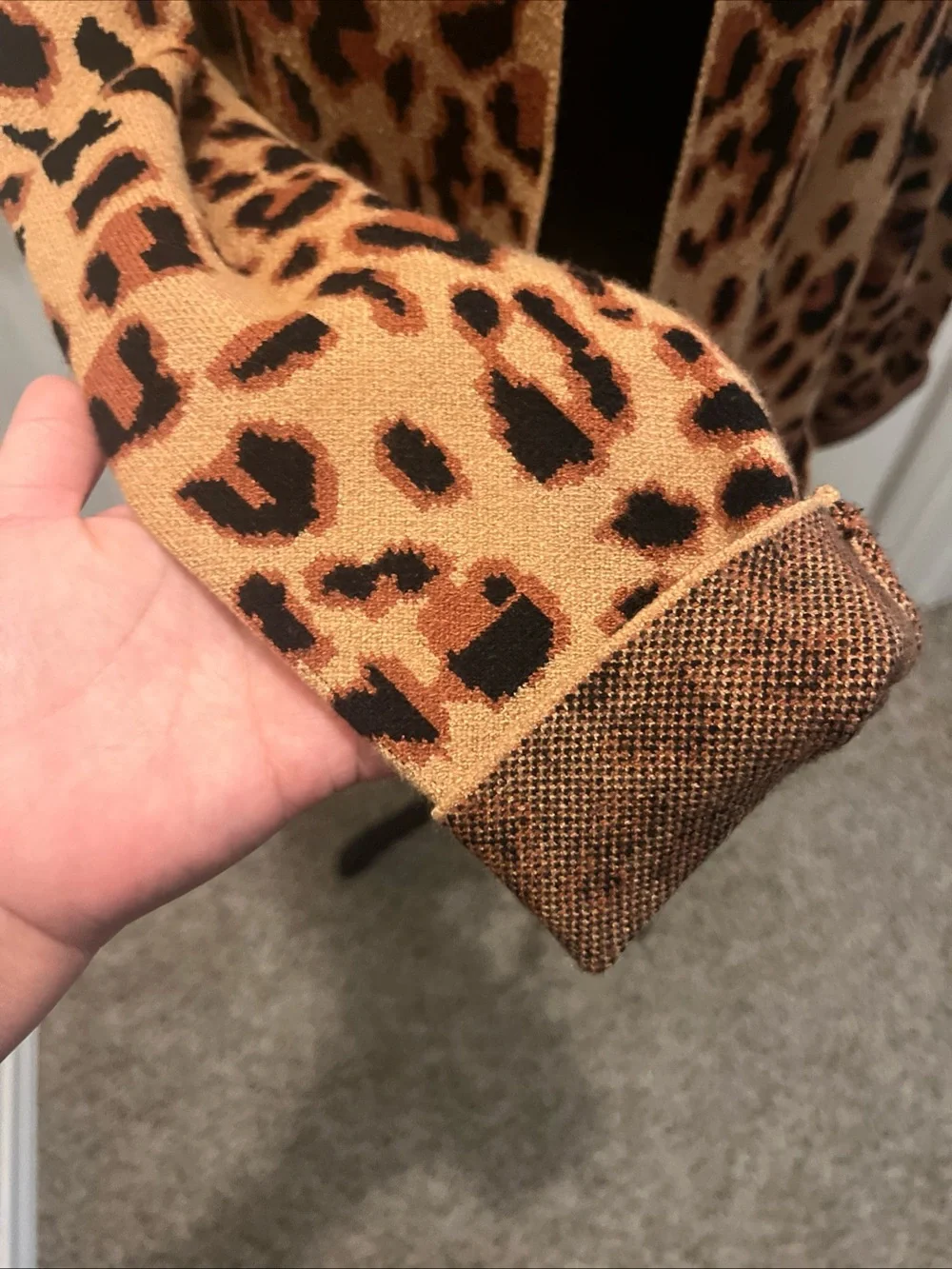 Rachel Zoe Leopard Print Cardigan Soft Size Large Front Pockets - Picture 8 of 11